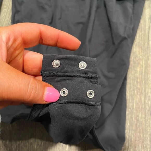 Skims Fits Everybody Long Sleeve Low Back Bodysuit Wide Scoop Neck Onyx XS
BNWT - Picture 2 of 5